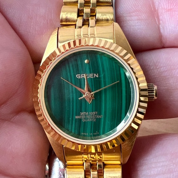VINTAGE RARE GRUEN MALACHITE GREEN FACE GOLDTONE METAL DEPLOYMENT BAND WORKING main image 4